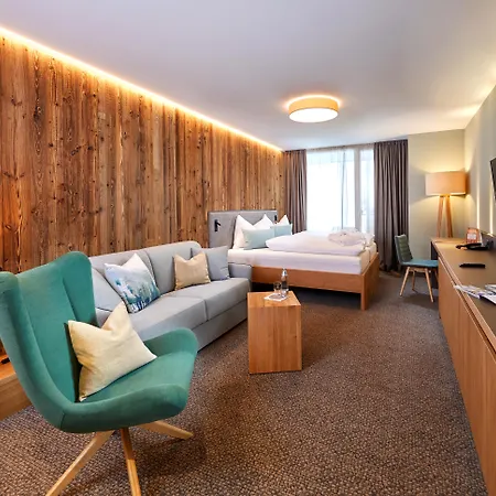 Hotel Der Waldhof 4*