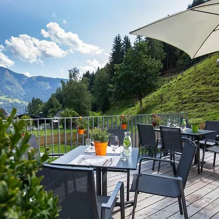 Готель Der Waldhof 4*